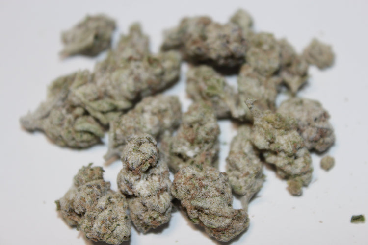 Snowcaps-thca-cannabis flower-thca products-The Green Leaf